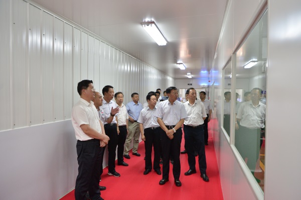 第五屆中國(guó)（諸城）榛子科技與產(chǎn)業(yè)發(fā)展研討會(huì)暨山東榛業(yè)現(xiàn)場(chǎng)觀(guān)摩會(huì)在公司召開(kāi)